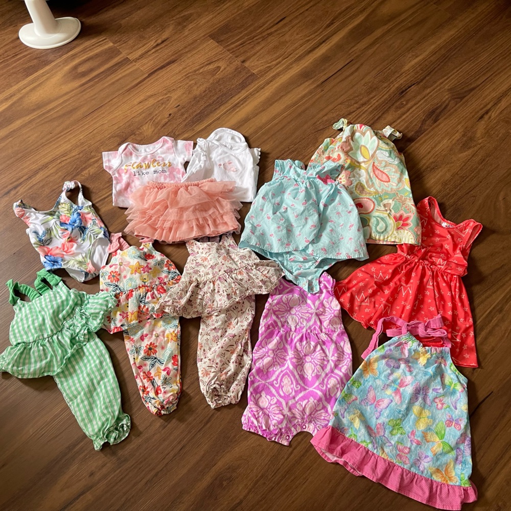 Size 12 months baby girl lot - summer